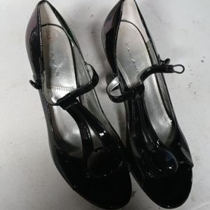 Tahari patent leather heel sandals
